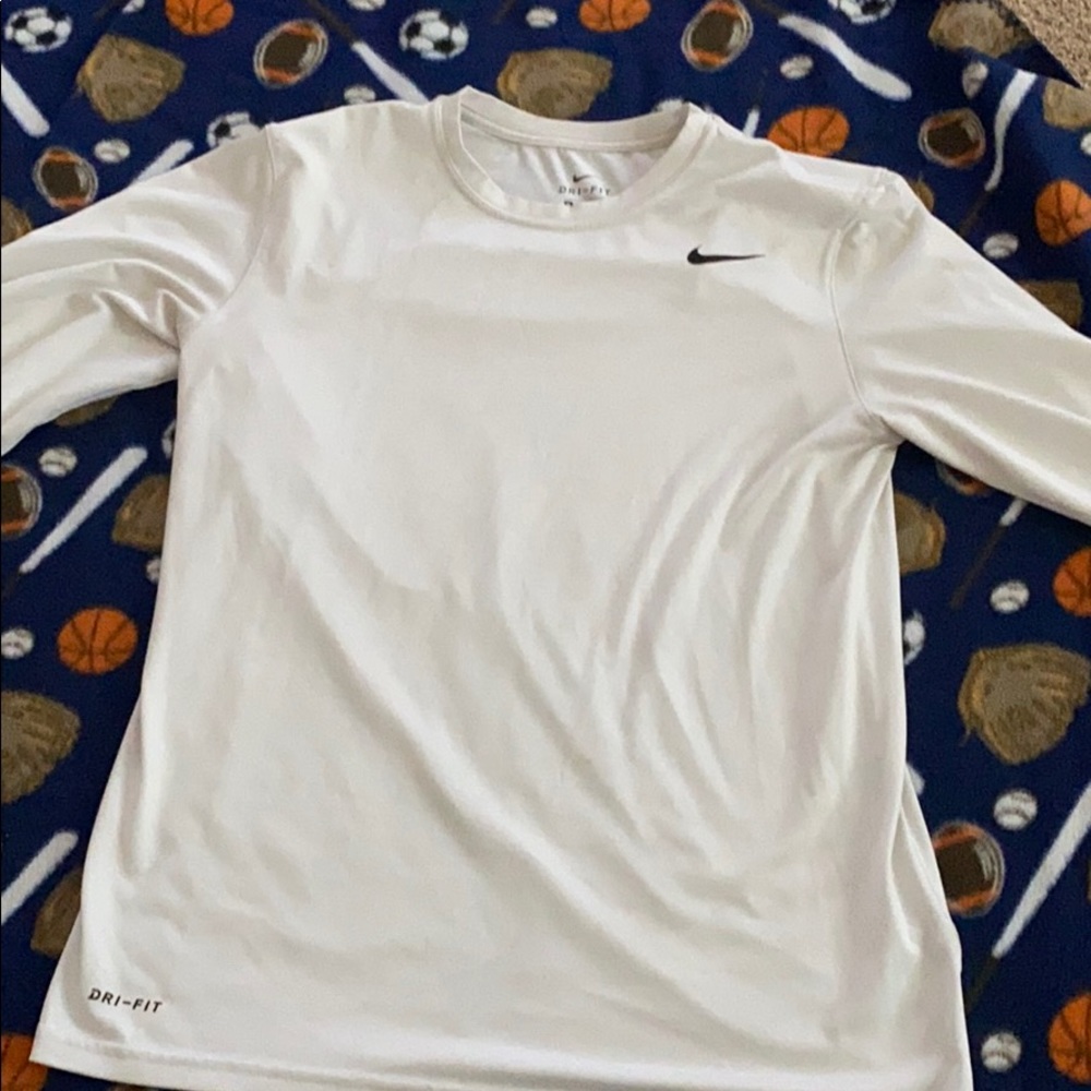 Men’s Nike dri fit long sleeve shirt